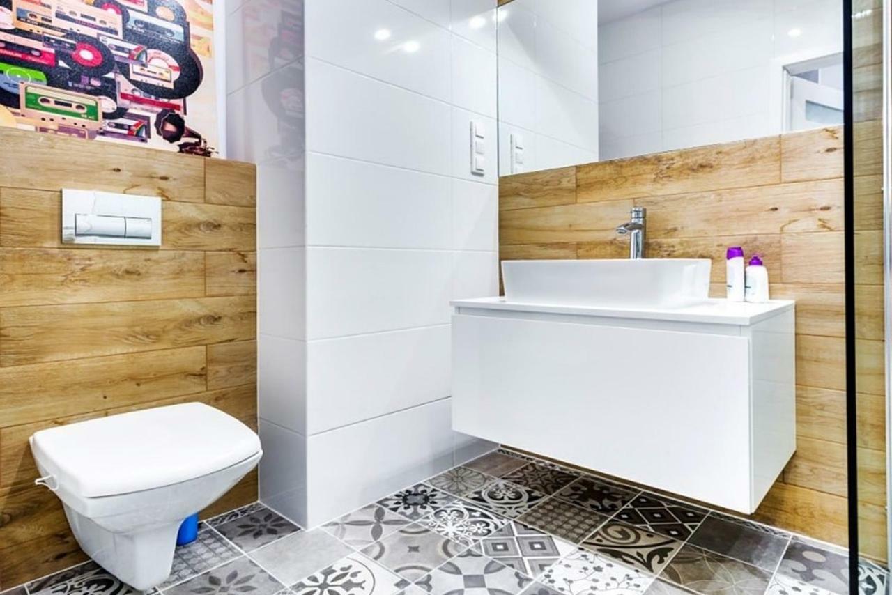 Bluebird City Center Apartment วรอตซวาฟ ภายนอก รูปภาพ